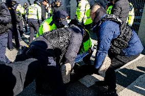 South Korea’s Progressive Students Stage Surprise Protest In Front Of U.S. Embassy