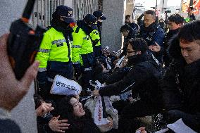 South Korea’s Progressive Students Stage Surprise Protest In Front Of U.S. Embassy