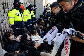 South Korea’s Progressive Students Stage Surprise Protest In Front Of U.S. Embassy