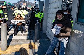 South Korea’s Progressive Students Stage Surprise Protest In Front Of U.S. Embassy