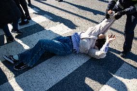 South Korea’s Progressive Students Stage Surprise Protest In Front Of U.S. Embassy