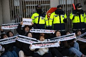 South Korea’s Progressive Students Stage Surprise Protest In Front Of U.S. Embassy