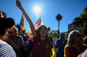 Venezuelans In Argentina Reject Nicolás Maduro's Assumption Of Power And Demand The Legitimacy Of Edmundo González Urrutia As Th