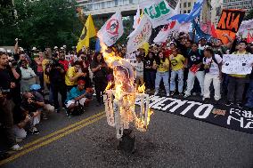 Brazilians In Sao Paulo Protest Against Public Transportation Fare Increase