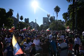 Venezuelans In Argentina Reject Nicolás Maduro's Assumption Of Power And Demand The Legitimacy Of Edmundo González Urrutia As Th