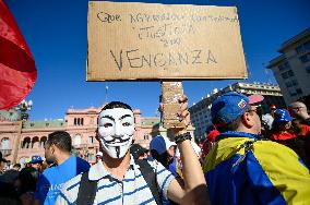 Venezuelans In Argentina Reject Nicolás Maduro's Assumption Of Power And Demand The Legitimacy Of Edmundo González Urrutia As Th