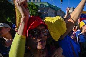 Venezuelans In Argentina Reject Nicolás Maduro's Assumption Of Power And Demand The Legitimacy Of Edmundo González Urrutia As Th