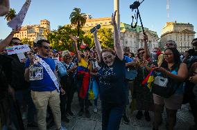 Venezuelans In Argentina Reject Nicolás Maduro's Assumption Of Power And Demand The Legitimacy Of Edmundo González Urrutia As Th