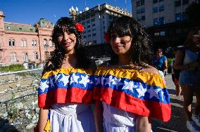 Venezuelans In Argentina Reject Nicolás Maduro's Assumption Of Power And Demand The Legitimacy Of Edmundo González Urrutia As Th