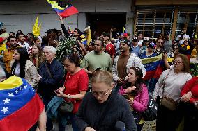 Venezuelan Community Opposed To Nicolás Maduro Demonstrated Outside The Venezuelan Embassy In Mexico City