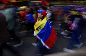 Venezuelan Community Opposed To Nicolás Maduro Demonstrated Outside The Venezuelan Embassy In Mexico City