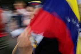 Venezuelan Community Opposed To Nicolás Maduro Demonstrated Outside The Venezuelan Embassy In Mexico City