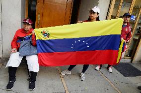 Venezuelan Community Opposed To Nicolás Maduro Demonstrated Outside The Venezuelan Embassy In Mexico City