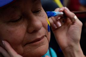 Venezuelan Community Opposed To Nicolás Maduro Demonstrated Outside The Venezuelan Embassy In Mexico City