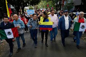 Venezuelan Community Opposed To Nicolás Maduro Demonstrated Outside The Venezuelan Embassy In Mexico City