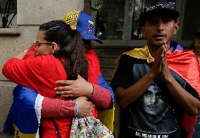 Venezuelan Community Opposed To Nicolás Maduro Demonstrated Outside The Venezuelan Embassy In Mexico City