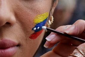 Venezuelan Community Opposed To Nicolás Maduro Demonstrated Outside The Venezuelan Embassy In Mexico City