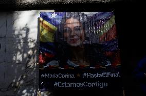 Venezuelan Community Opposed To Nicolás Maduro Demonstrated Outside The Venezuelan Embassy In Mexico City