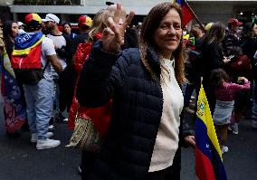 Venezuelan Community Opposed To Nicolás Maduro Demonstrated Outside The Venezuelan Embassy In Mexico City