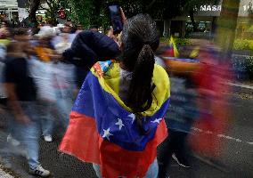 Venezuelan Community Opposed To Nicolás Maduro Demonstrated Outside The Venezuelan Embassy In Mexico City