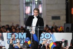 Rally against the regime of Nicolás Maduro before the inauguration as president of Venezuela.