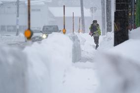 Heavy snowfall in Japan