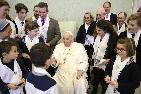 Pope Francis Receives Children Guests Of The Pediatric Oncology Clinic - Vatican