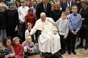 Pope Francis Receives Children Guests Of The Pediatric Oncology Clinic - Vatican