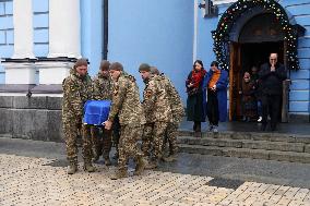 Kyiv pays last respects to marine officer Andrii Kuzmenko