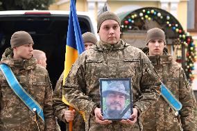 Kyiv pays last respects to marine officer Andrii Kuzmenko