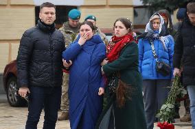 Kyiv pays last respects to marine officer Andrii Kuzmenko