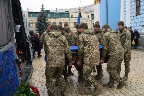 Kyiv pays last respects to marine officer Andrii Kuzmenko