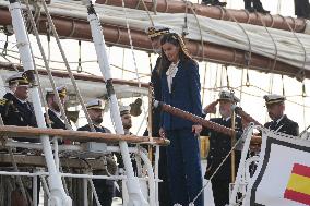 King and Queen preside over the farewell of Juan Sebastián de Elcano with Princess Leonor  - Cadiz