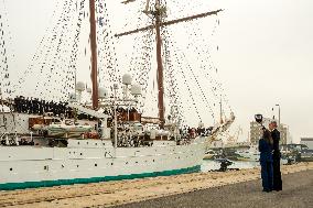 King and Queen preside over the farewell of Juan Sebastián de Elcano with Princess Leonor  - Cadiz