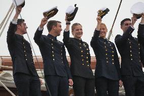 King and Queen preside over the farewell of Juan Sebastián de Elcano with Princess Leonor  - Cadiz