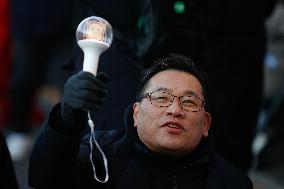 Impeached President Yoon Suk-yeol’s Defiance Of An Arrest Warrant Sparks Chaos In South Korea.