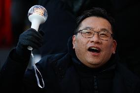 Impeached President Yoon Suk-yeol’s Defiance Of An Arrest Warrant Sparks Chaos In South Korea.