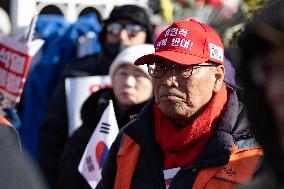 Impeached President Yoon Suk-yeol’s Defiance Of An Arrest Warrant Sparks Chaos In South Korea.