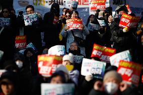 Impeached President Yoon Suk-yeol’s Defiance Of An Arrest Warrant Sparks Chaos In South Korea.