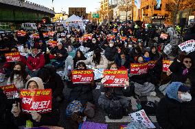 Impeached President Yoon Suk-yeol’s Defiance Of An Arrest Warrant Sparks Chaos In South Korea.