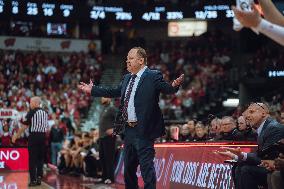 Wisconsin Badgers Vs. Minnesota Golden Gophers