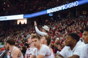 Wisconsin Badgers Vs. Minnesota Golden Gophers