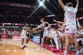 Wisconsin Badgers Vs. Minnesota Golden Gophers