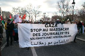 Pro-Palestinian Protest Honors Journalists Killed in Conflict - Paris