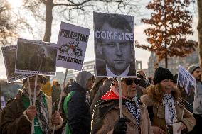 Pro-Palestinian Protest Honors Journalists Killed in Conflict - Paris