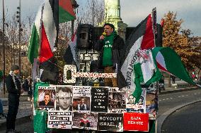 Pro-Palestinian Protest Honors Journalists Killed in Conflict - Paris