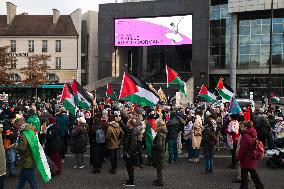 Pro-Palestinian Protest Honors Journalists Killed in Conflict - Paris