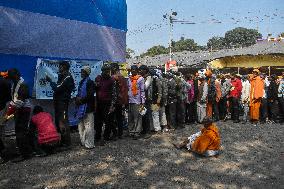 Free Eye Check Up Camp At Gangasagar Fair In Kolkata.