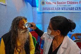 Free Eye Check Up Camp At Gangasagar Fair In Kolkata.