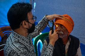 Free Eye Check Up Camp At Gangasagar Fair In Kolkata.